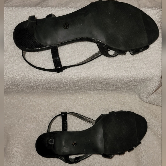 East 5th Black 2 inch heels - Picture 3 of 4